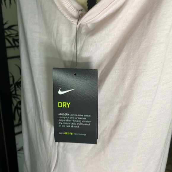 ✨NWT✨ 🎉HP!🎉1/28/25 Nike Standard Fit Tank with Dri-Fit Technology - Picture 7 of 8